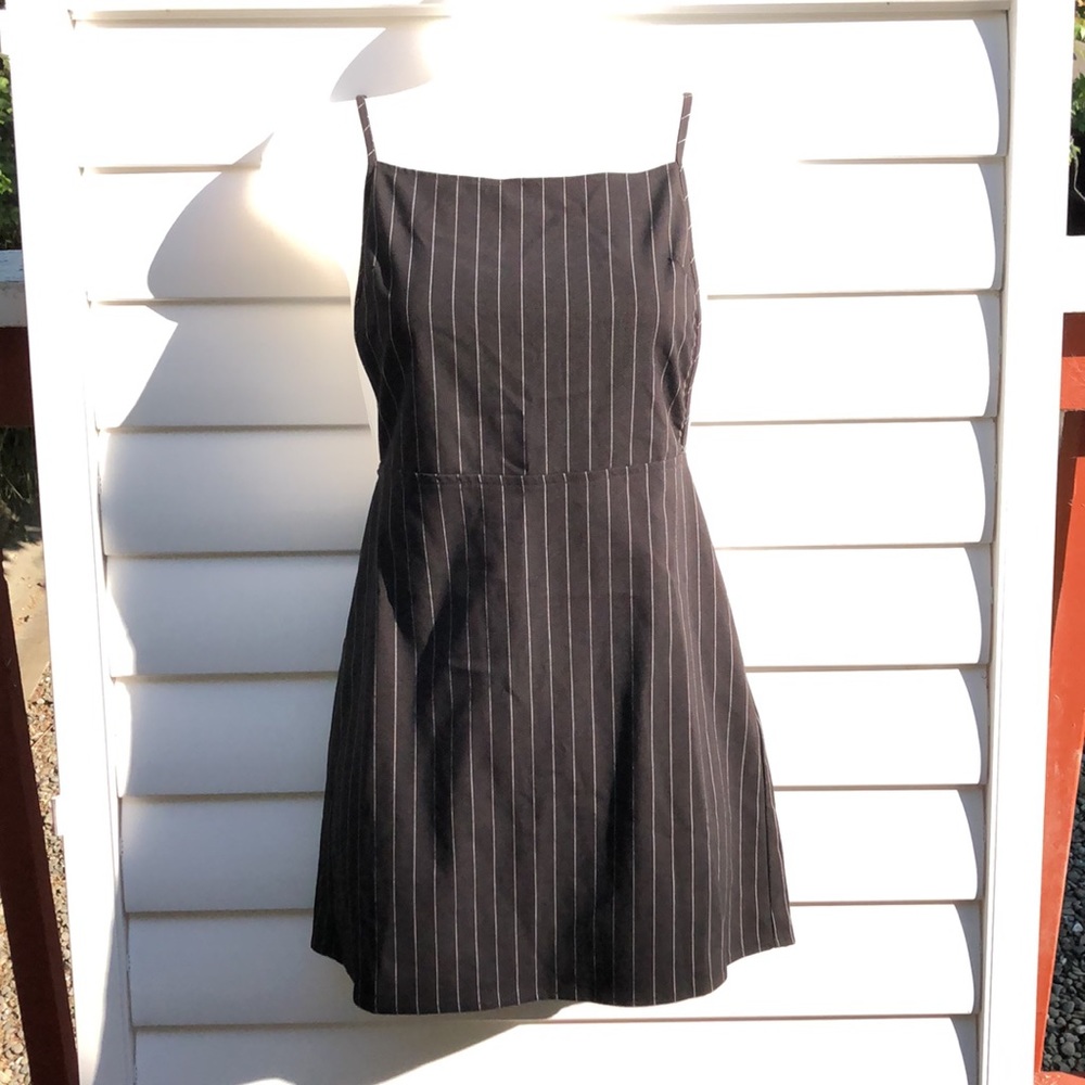 NWT FOREVER 21 pinstriped woven coverall mini dress - Picture 4 of 16